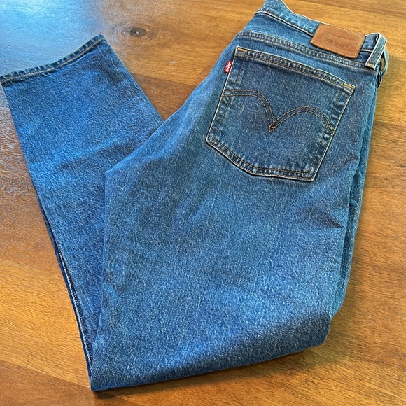 Levi Wedgie Jeans - Picture 2 of 8